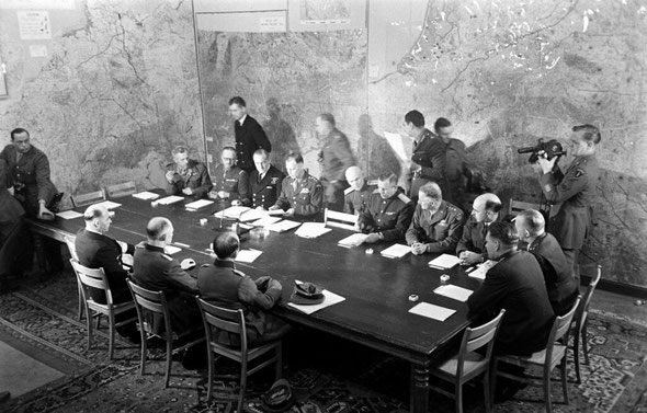 Подписание капитуляции Германии в Реймсе 7.5.1945 г.
